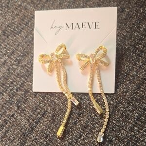 Hey Maeve " My Gift Is You" Gold Tone Bow Crystal Drop Earrings NWT ✨️